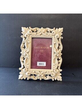 Home Trends Decorator 4×6 Inch Ornate Modern Heritage Off White 9” H By 7.5” W